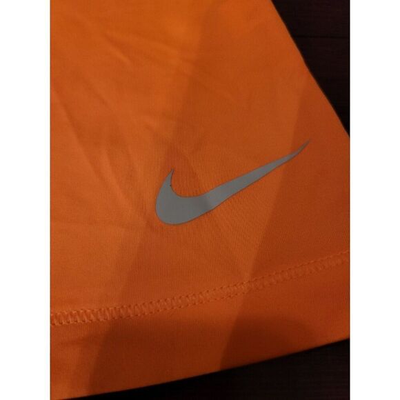 Nike Dri-Fit Tank Medium - Picture 6 of 6